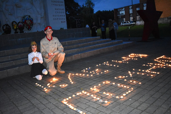 Будем достойны памяти павших!