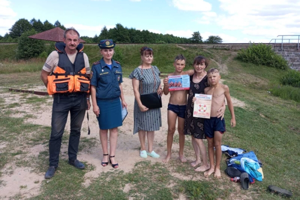 Сотрудники ОНДПР и администрации проверили пляж в Клетне