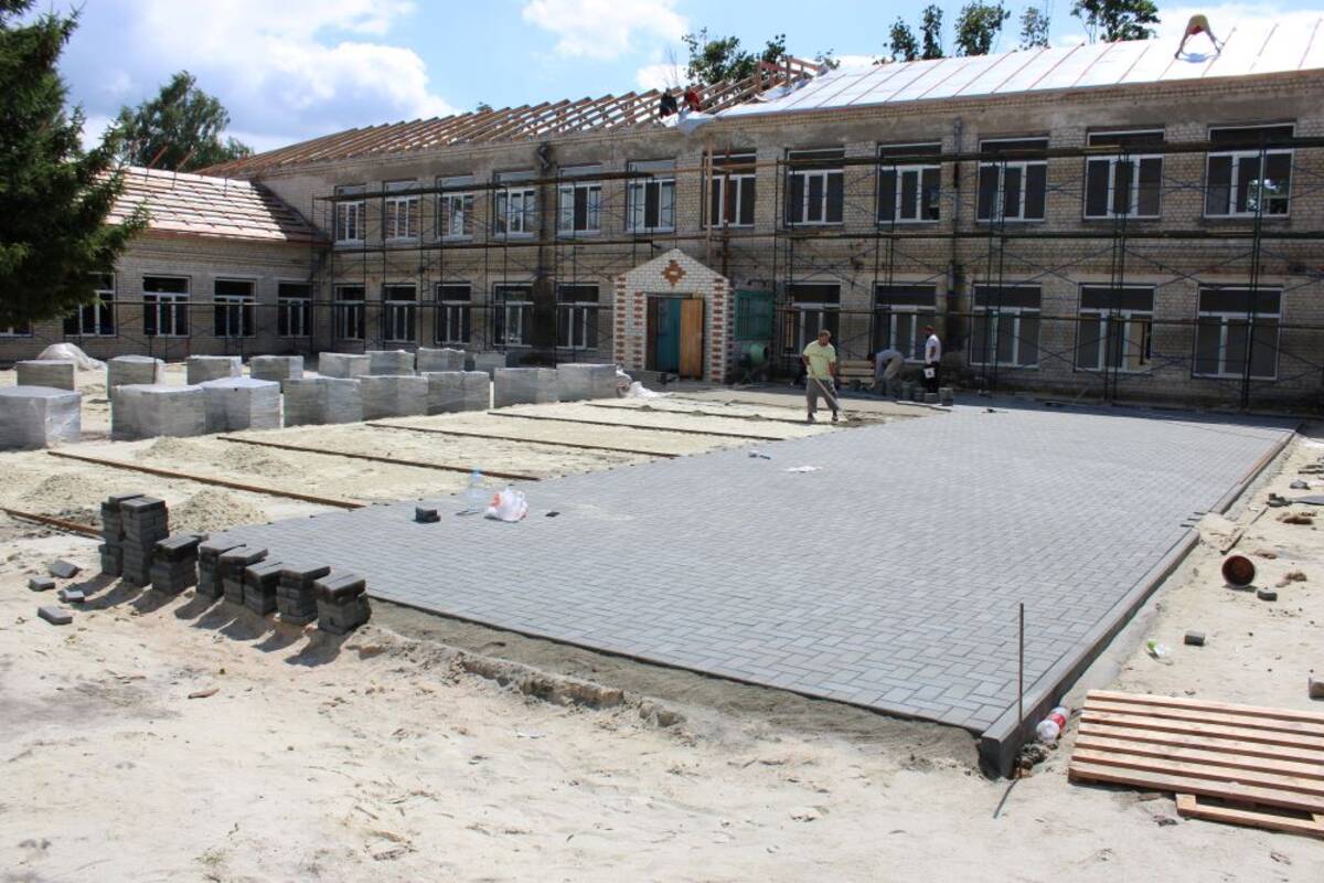 В Стародубском округе капитально ремонтируют Остроглядовскую школу