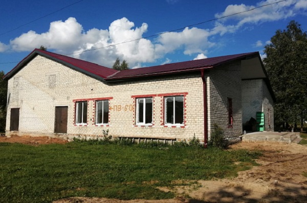 Очаг культуры в Синицком  с новыми полами и крышей