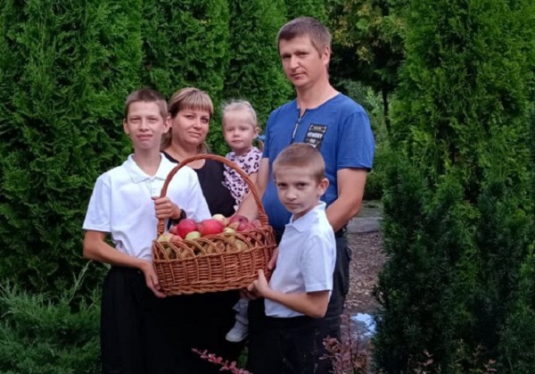 Клетнянцы встречают Яблочный Спас