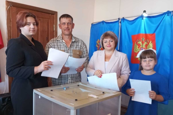 Клетнянцы приходят на свои участки семьями