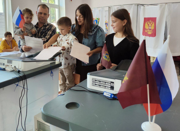 На избирательные участки клетнянцы приходят семьями