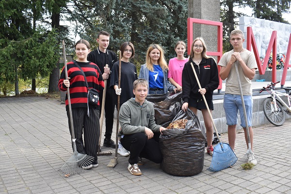 Клетнянцы вышли на областной субботник