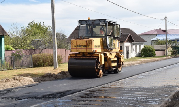 Переулок Кирова в Клетне «оделся» в новый асфальт