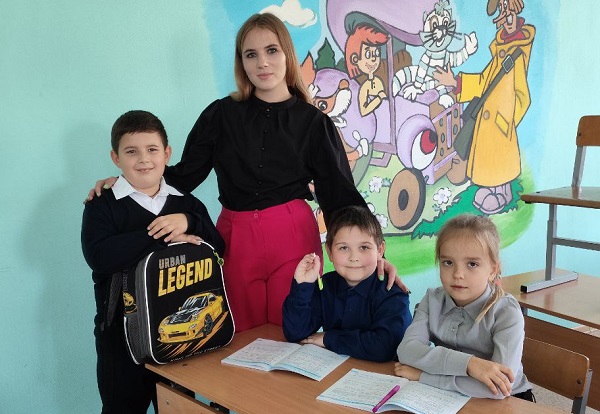 В школы Клетни пришли молодые учителя