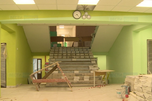 В Клетне ремонтируют школу