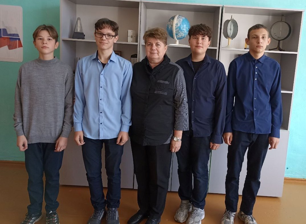 Сегодня профессиональный праздник отмечают российские учителя