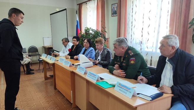 Начался осенний призыв. В Клетне прошло первое заседание призывной комиссии