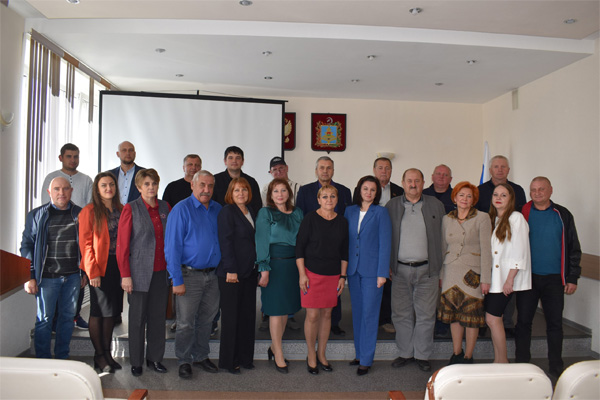 Районные депутаты провели первую сессию и избрали главу района