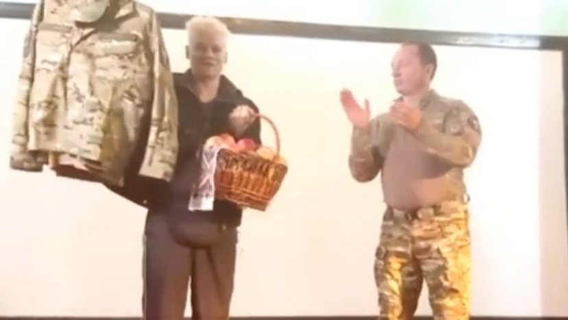 Певец SHAMAN выступил перед бойцами «БАРС-Брянск»