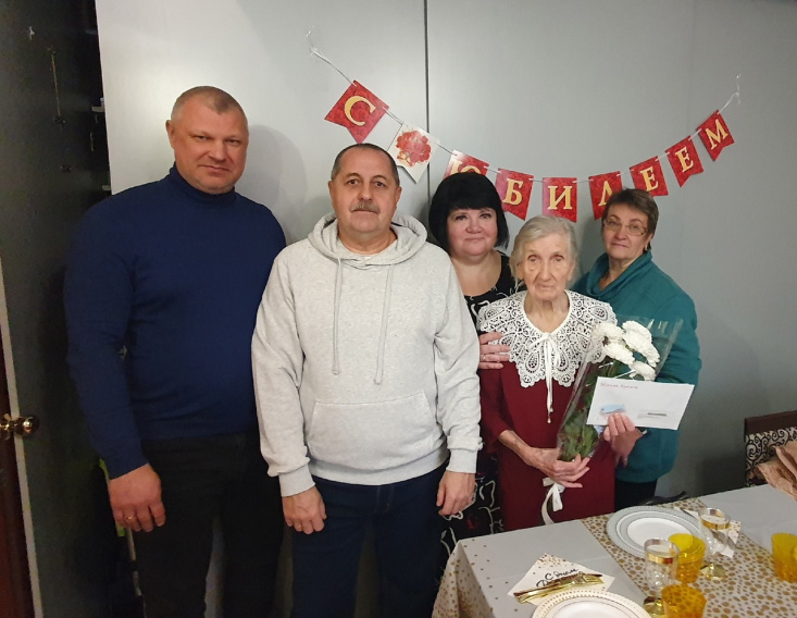 Долгожительница Фокинского района Брянска Ульяна Сергеева отметила 100-летний юбилей