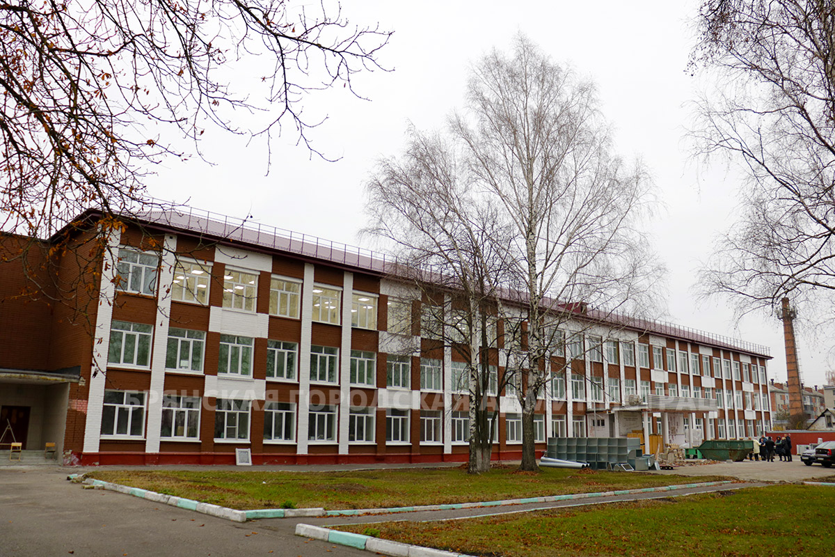 В школе №52 Брянска в разгаре капремонт