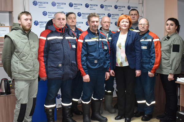 Несут тепло и свет в каждый дом