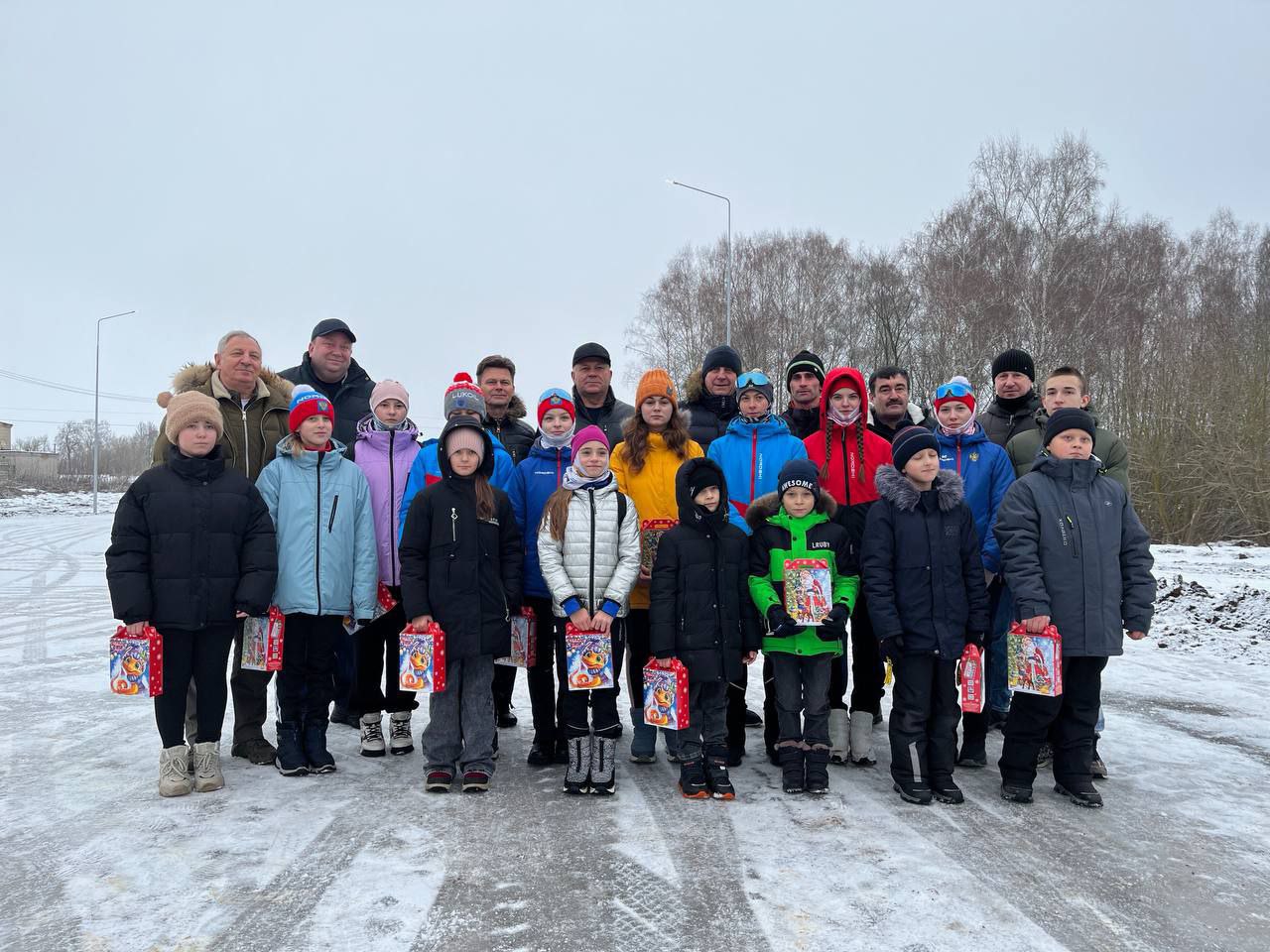 Александр Богомаз поздравил юных спортсменов с наступающим Новым годом, пожелал им спортивных достижений и побед