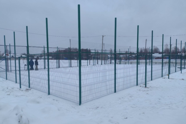 В парке 40-летия Победы в Клетне появилась спортивно-игровая площадка