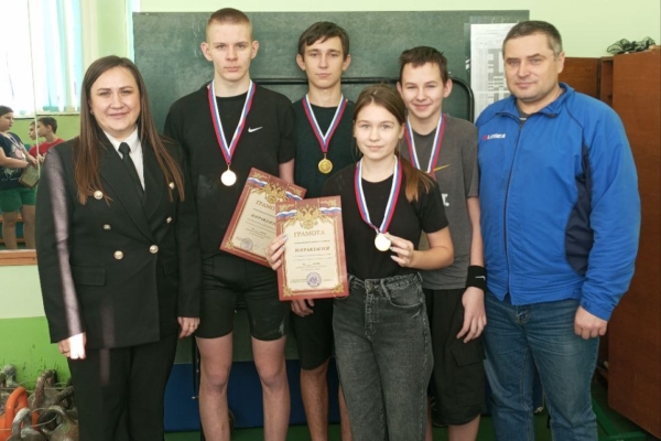 В Клетне прошёл новогодний турнир по гиревому спорту