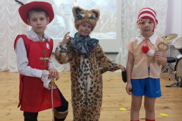 Парад новогодних персонажей по-клетнянски