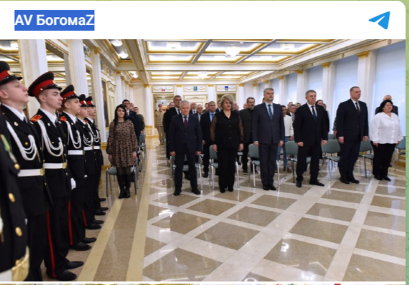 Александр Богомаз вручил государственные награды в знак особых заслуг в развитии страны