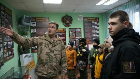 Воспитанники «Гвардейской смены» побывали в Управлении Росгвардии по Брянской области