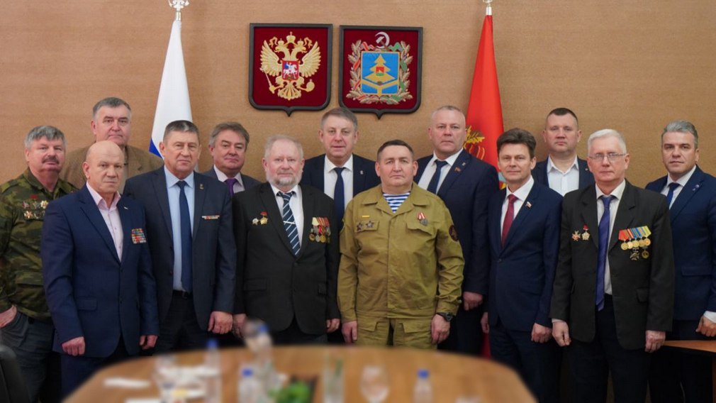 Губернатор Александр Богомаз встретился с активом ветеранских организаций