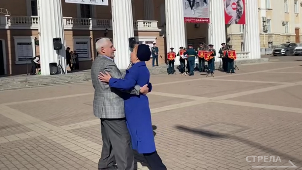 В Брянске в рамках акции «Вам, любимые» прошел концерт на Театральной площади