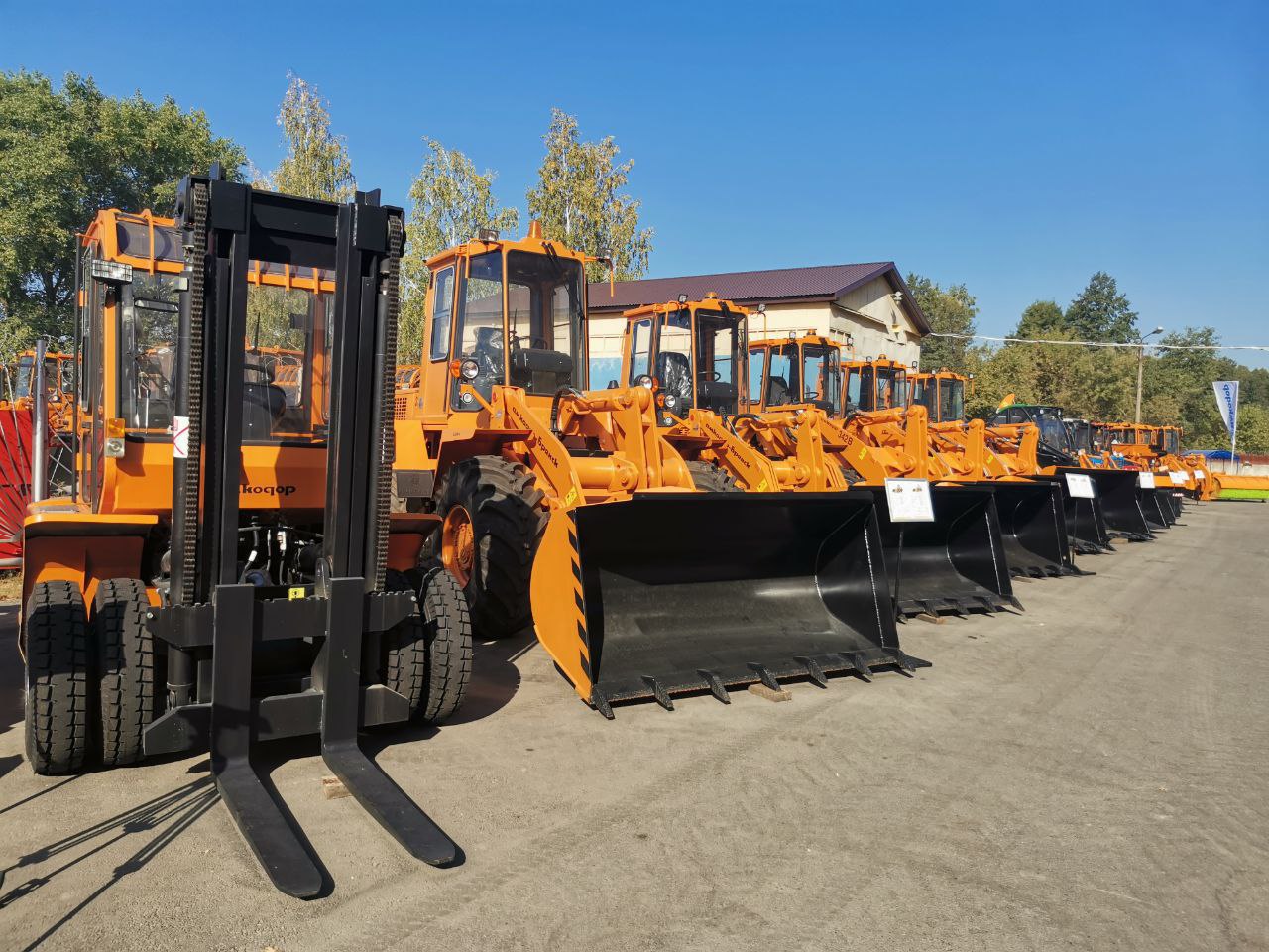 На Брянщине идёт планомерная замена коммунальной спецтехники