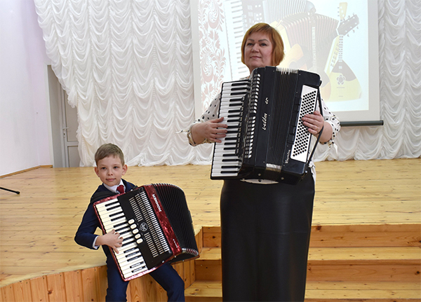 Несколько высших наград международного VI Республиканского открытого конкурса «ЗВОНКІЯ КРЫНІЦЫ» завоевали юные музыканты из Клетни