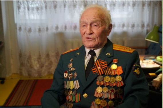 Глава Брянской области вручил ветерану юбилейную медаль «80 лет Победы в Великой Отечественной войне 1941–1945 годов»