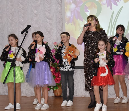 В преддверии 8 Марта праздничные мероприятия прошли во всех муниципалитетах Брянщины