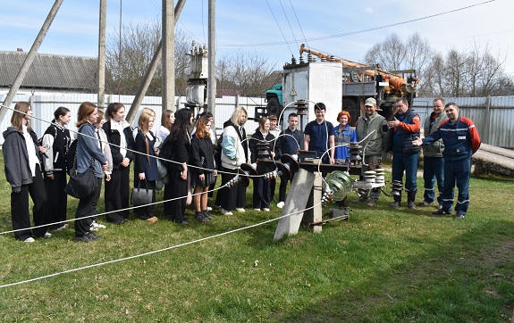 Клетнянские школьники побывали на экскурсии в Клетнянском РЭСе