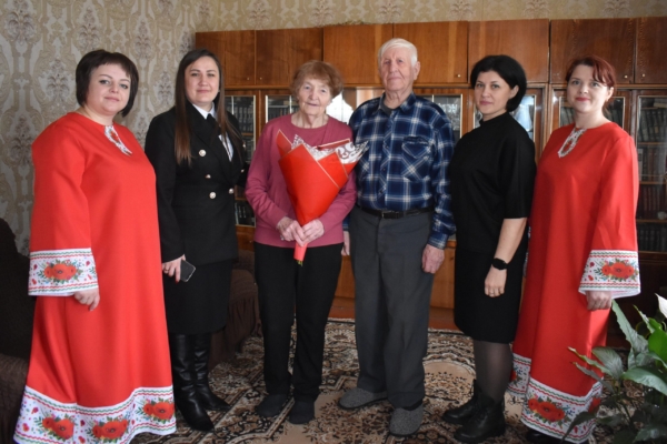 В Клетне поздравили бриллиантовых юбиляров