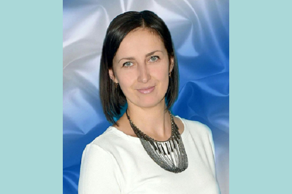 Учитель Мирнинской средней школы Мария Кулаженкова: » Жители Клетнянского района от мала до велика вместе со всей Россией объединились в стремлении помочь нашим российским военнослужащим»