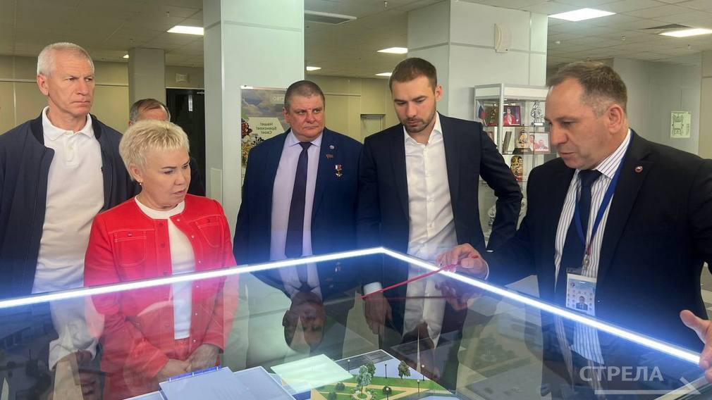 В Брянске комитет Госдумы по физкультуре и спорту посетил Дворец единоборств