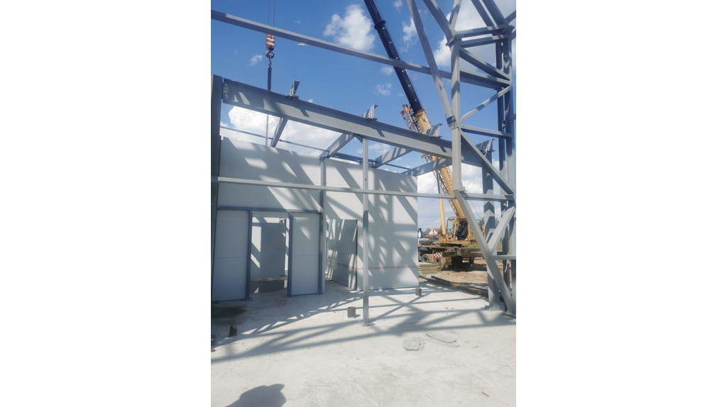 В селе Жирятино строят модульный спортивный зал