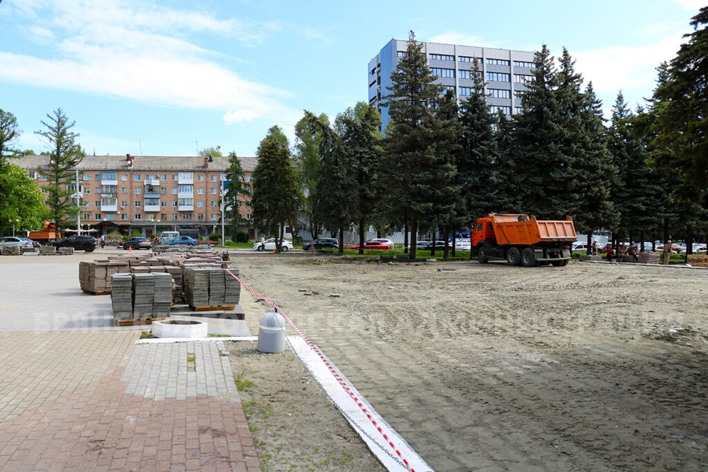 В Брянске начался капремонт площади перед цирком