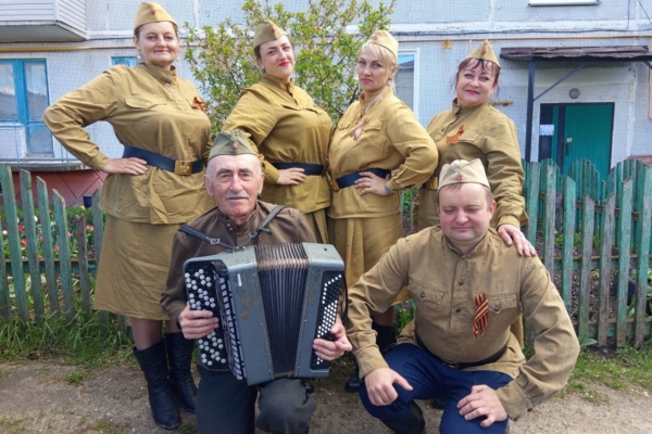 В Клетнянском районе проходит Всероссийская акция «Поём двором»