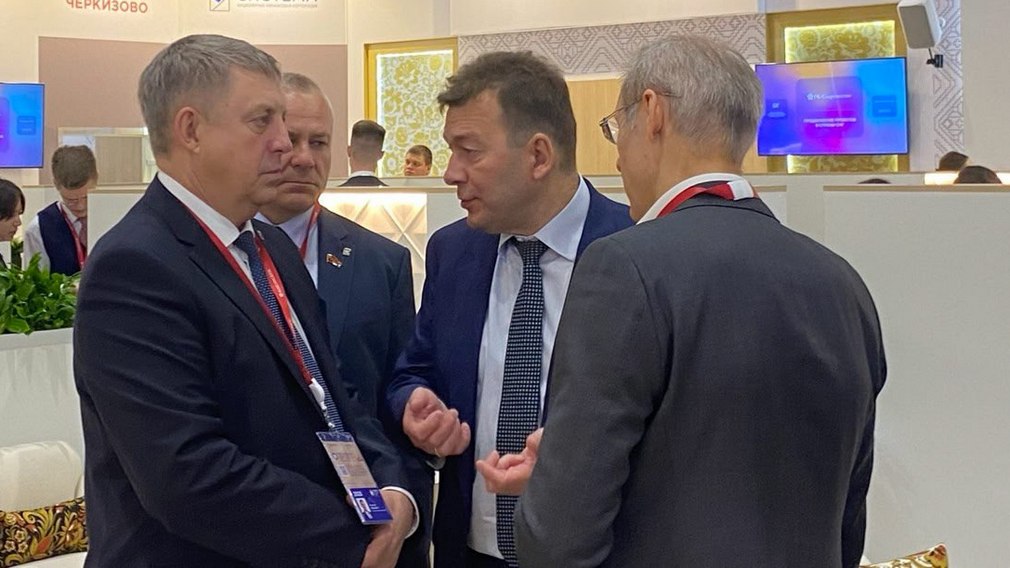 Губернатор Александр Богомаз участвует в мероприятиях ПМЭФ
