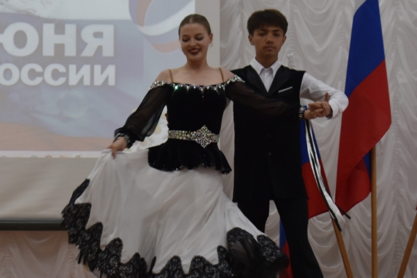 Вместе со всей страной Клетня отметила День России