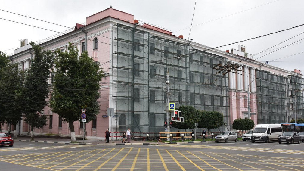 В Брянске на объекте филиала Сеченовского университета трудятся 150 рабочих