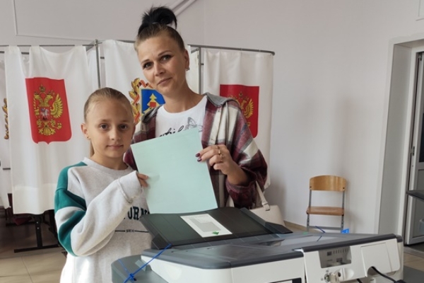 С утра избирательные участки Клетнянского района наполнились тёплой семейной атмосферой