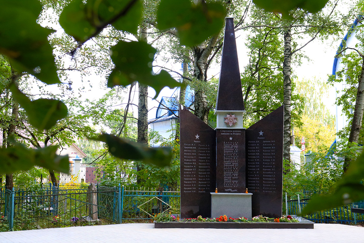 В Фокинском районе открыли обновлённый памятник