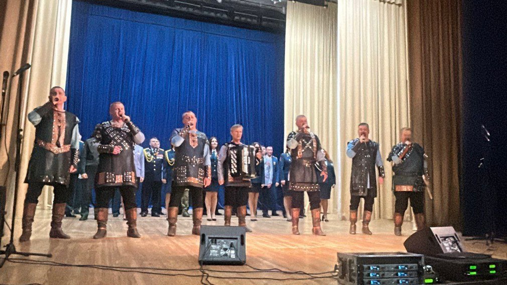 Брянский ансамбль «Ватага» выступил в Президентском полку