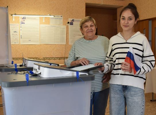 В Клетнянском районе старшее поколение показывает пример гражданской ответственности поколению подрастающему