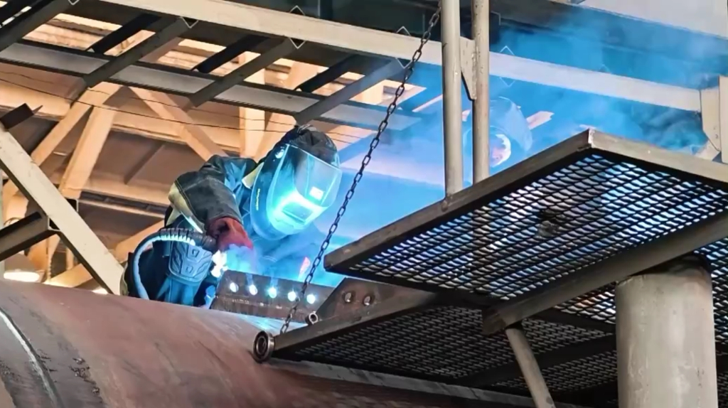 Александр Богомаз подчеркнул, что продукция брянских машиностроителей успешно  заменяется отечественными аналогами