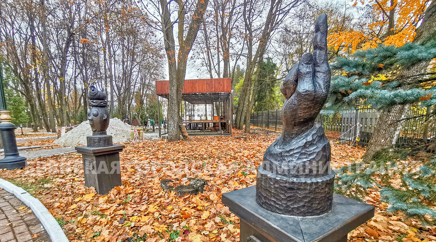 Пара медвежат украсит вход в культурно-досуговый центр парка Толстого