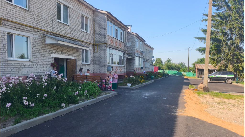 В Мглине по нацпроекту благоустроили три дворовые территории