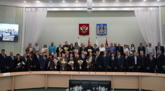 Губернатор Брянской области поздравил специалистов  с  Днем работников дорожного хозяйства 