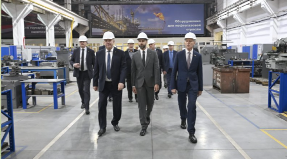 Председатель комитета ГД РФ по физкультуре и спорту Олег Матыцин посетил брянский «Термотрон-завод»