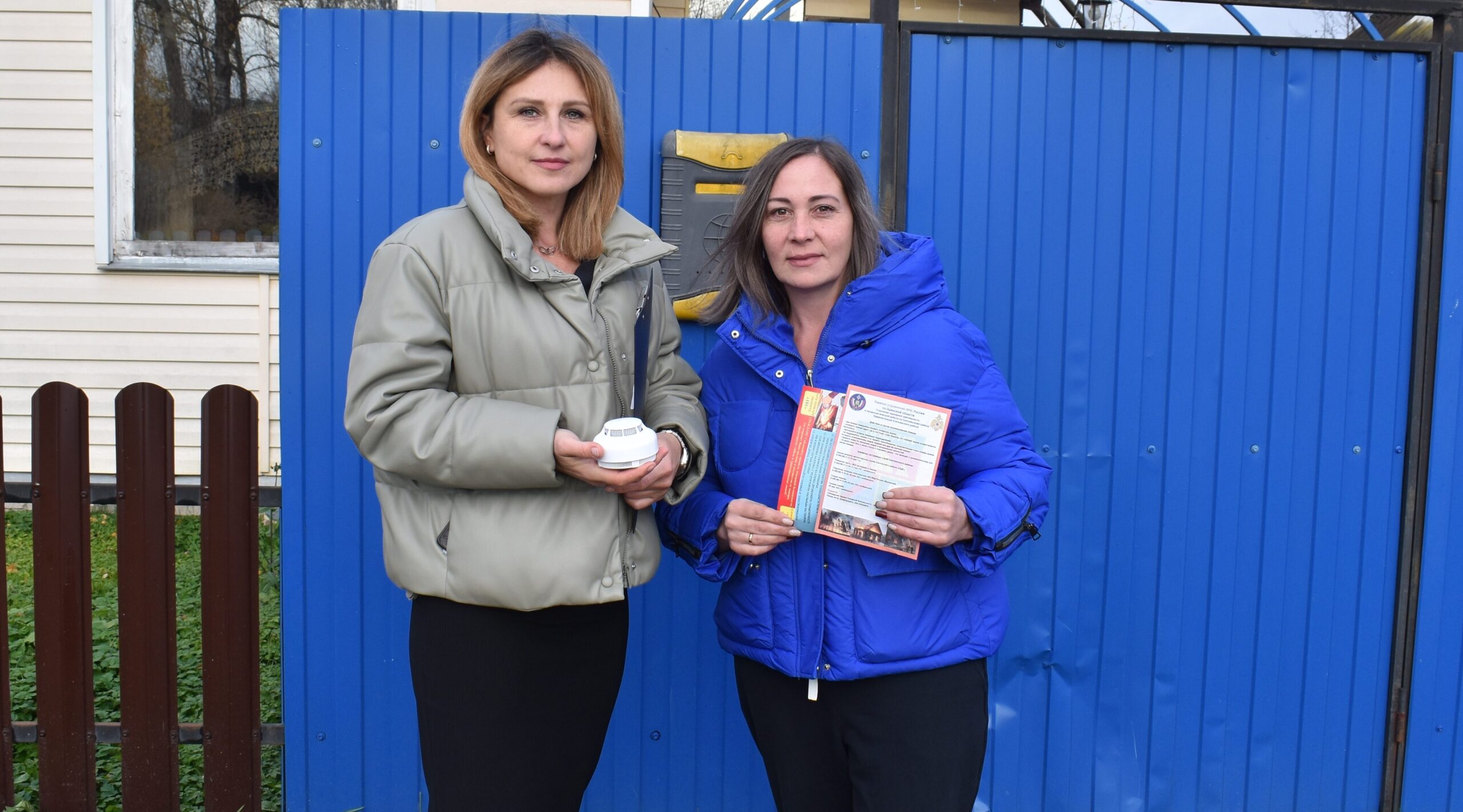 В Клетнянском районе продолжают устанавливать пожарные извещатели